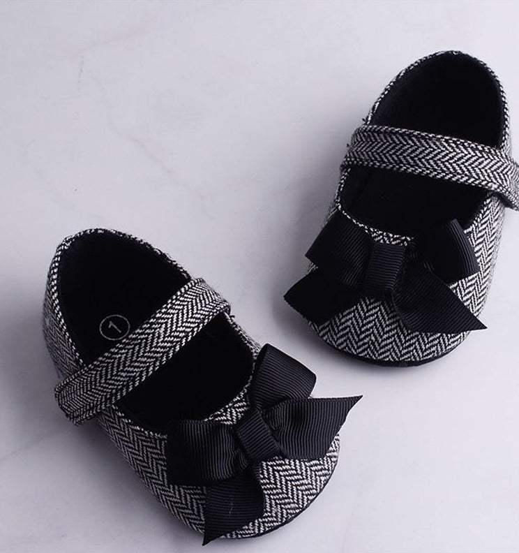 Oluuu. Krabbelschuhe für Kleinkinder – Sommer Schuhe für Baby Jungen und Mädchen