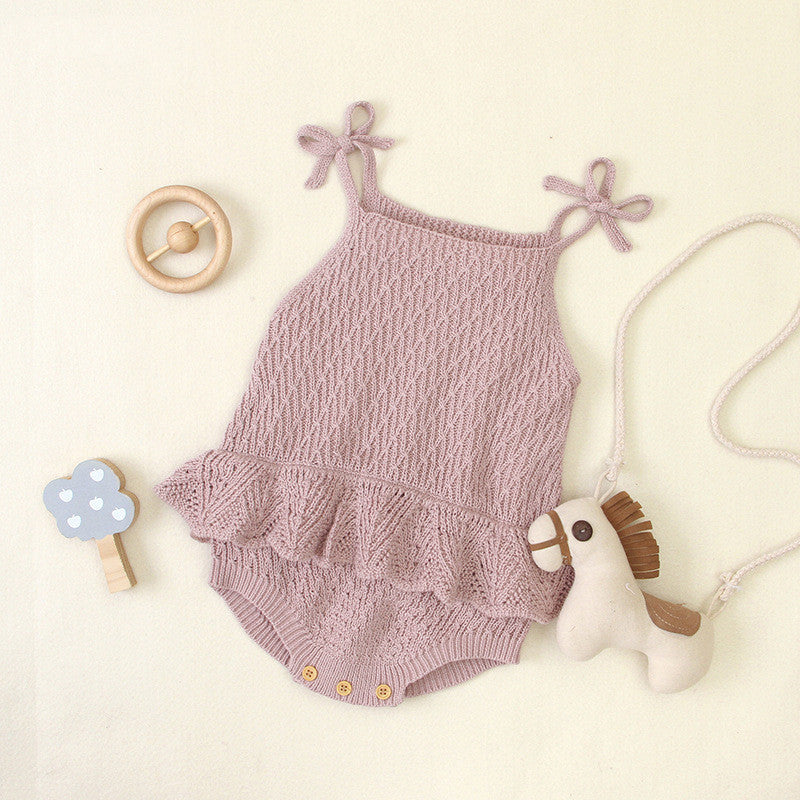 Oluuu. Baby Einteiler für Mädchen – Strick-Sling mit Rüschen und fröhlichem Falten-Romper