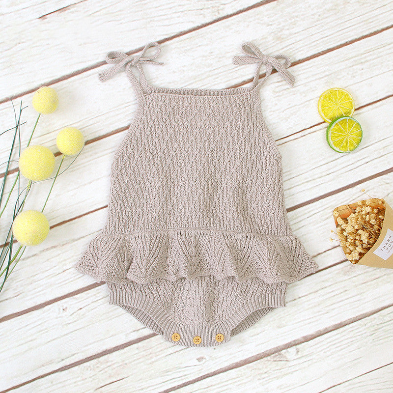 Oluuu. Baby Einteiler für Mädchen – Strick-Sling mit Rüschen und fröhlichem Falten-Romper