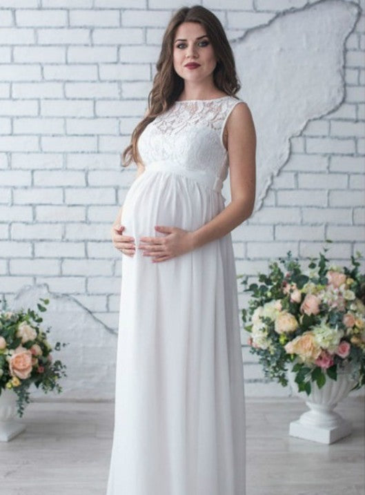 Oluuu. Ärmelloses Umstandskleid mit Spitze – Eleganz für werdende Mamas
