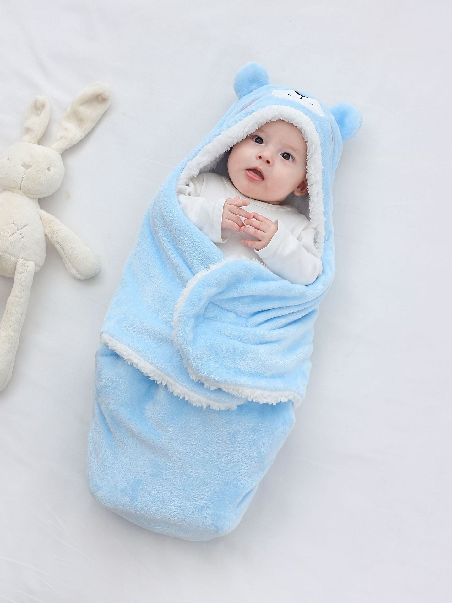 Oluuu. Fashionable Baby-Wickeldecke für Zuhause – Stilvoll und Gemütlich