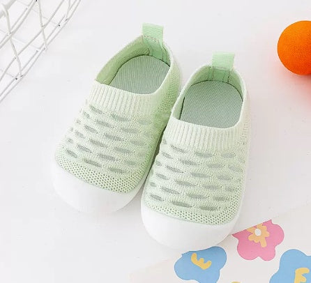 Oluuu. Baby Lauflernschuhe – Weiche, rutschfeste Sohle für Frühling und Herbst