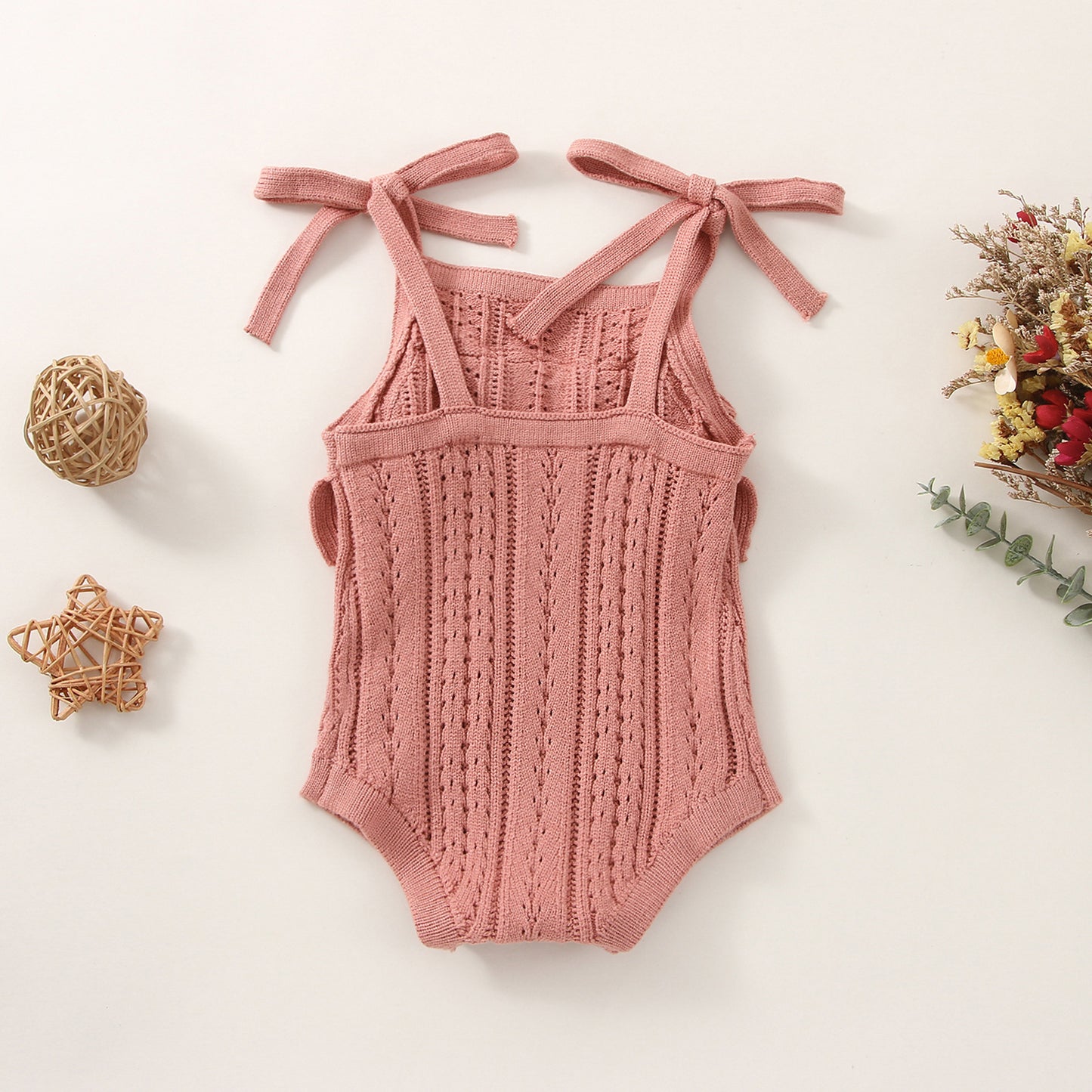 Oluuu. Baby Sling Romper aus Plüsch mit Spitze