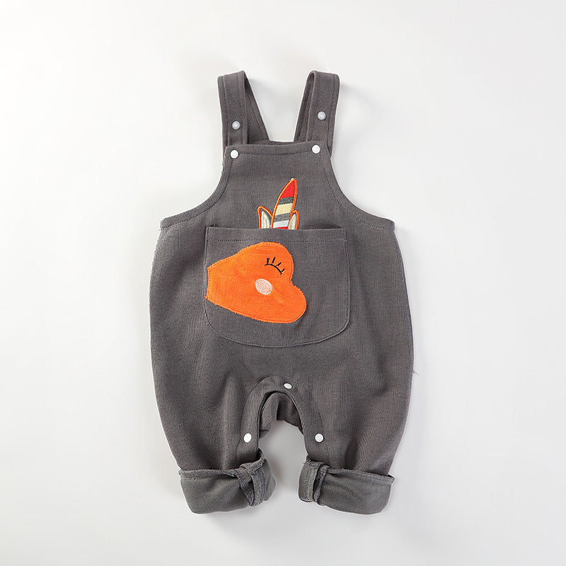 Oluuu. Bequemer Jumpsuit für Baby