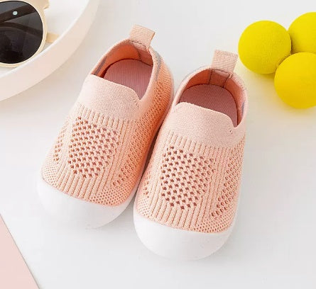 Oluuu. Baby Lauflernschuhe – Weiche, rutschfeste Sohle für Frühling und Herbst