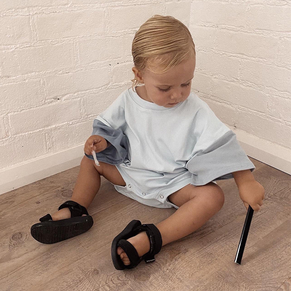 Oluuu. Baby Jungen Einfarbiger Jumpsuit mit Dreiecks-Stitching und Kurzarm
