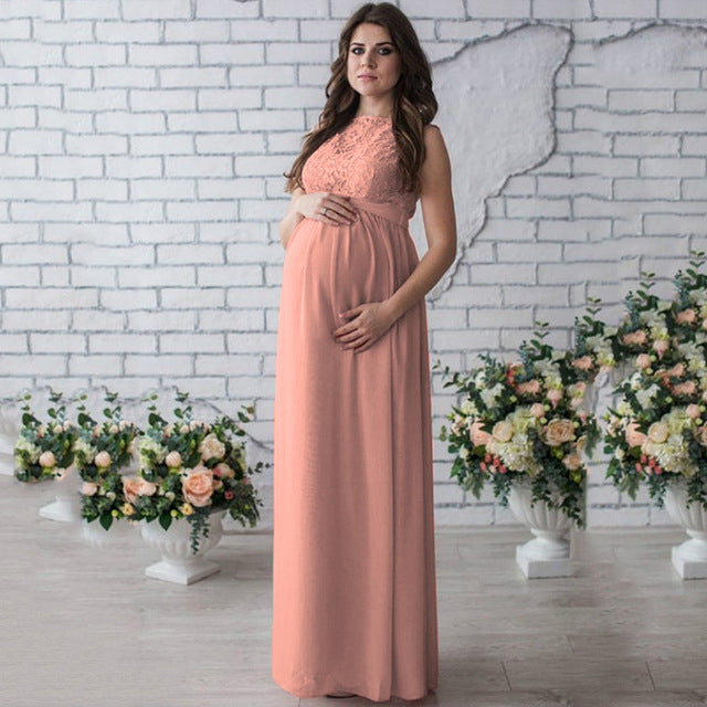 Oluuu. Ärmelloses Umstandskleid mit Spitze – Eleganz für werdende Mamas