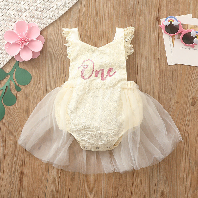 Oluuu. Baby Romper mit Rüschensaum, Spitzen- und Mesh-Verarbeitung, florales Printdesign