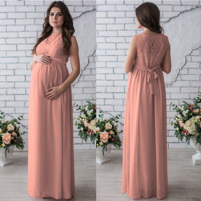 Oluuu. Ärmelloses Umstandskleid mit Spitze – Eleganz für werdende Mamas