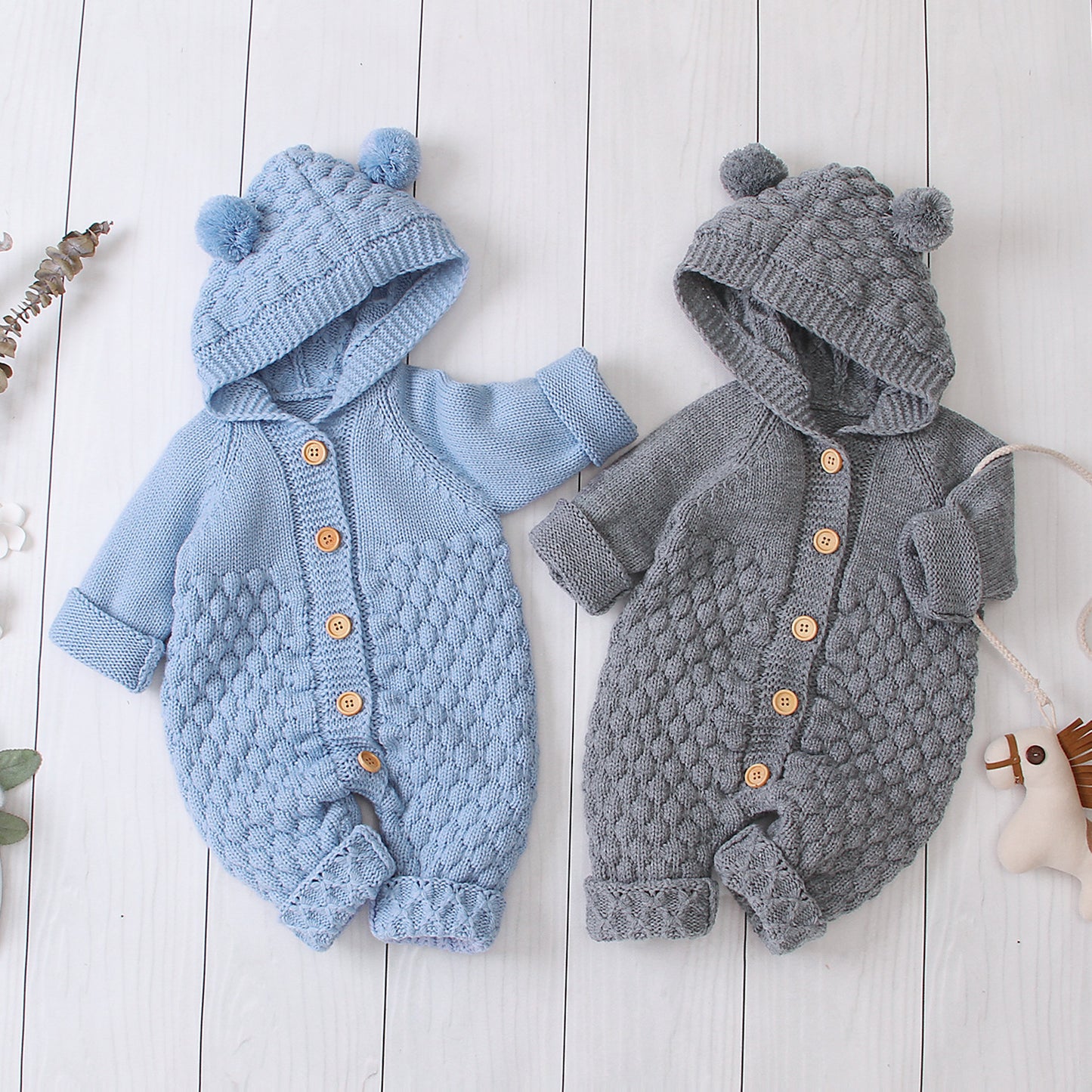 Oluuu. Baby Strick-Jumpsuit