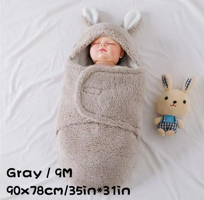 Oluuu. Superweicher Baby-Schlafsack aus flauschigem Fleece – Unisex Neugeborenen-Wickel mit Kopfstütze und -schutz, tragbarer Schlafsack für Jungen und Mädchen