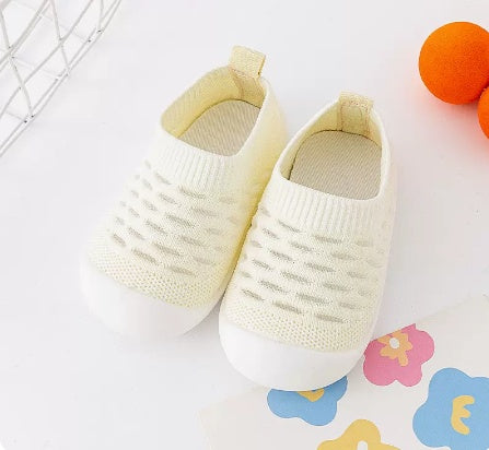 Oluuu. Baby Lauflernschuhe – Weiche, rutschfeste Sohle für Frühling und Herbst