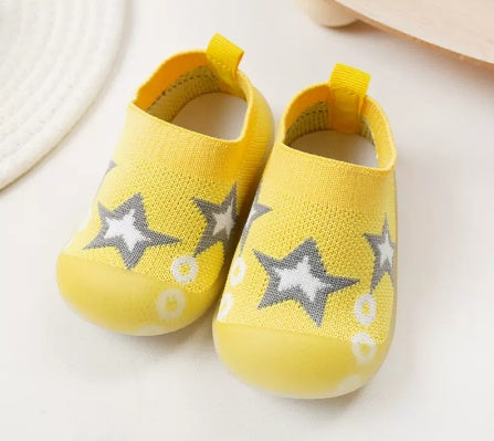 Oluuu. Baby Lauflernschuhe – Weiche, rutschfeste Sohle für Frühling und Herbst