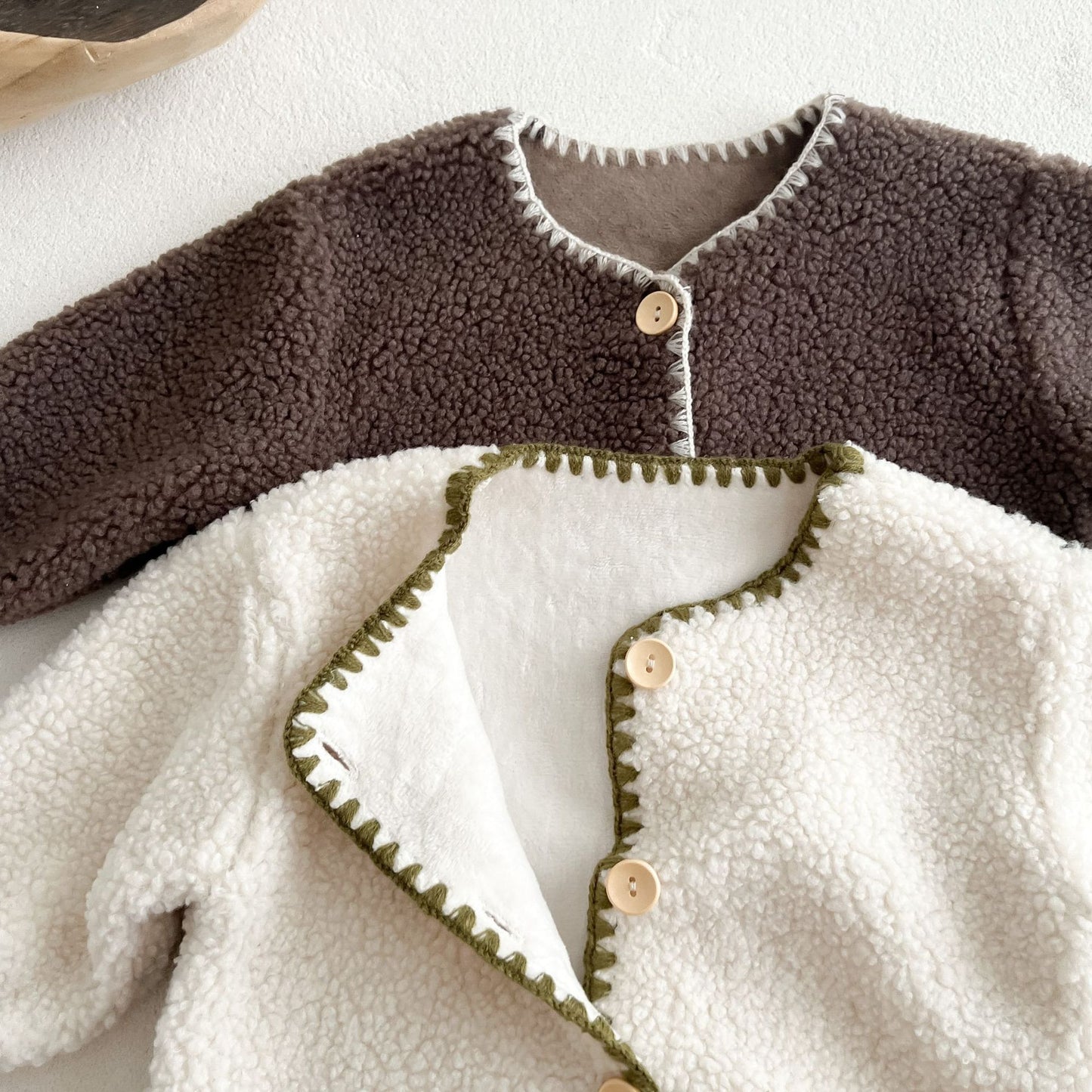 Oluuu. Baby Einteiler – Fleece-gefütterter Western-Stil Langarm-Jumpsuit