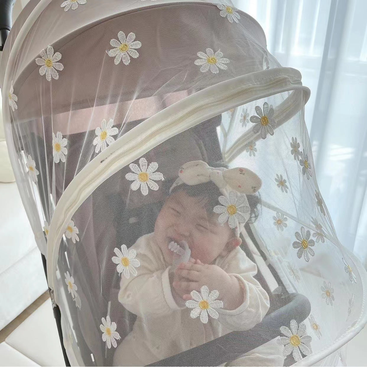 Oluuu. Universelles Babywagen-Moskito-Netz – Atmungsaktiv und Rundum-Schutz für Ihr Baby