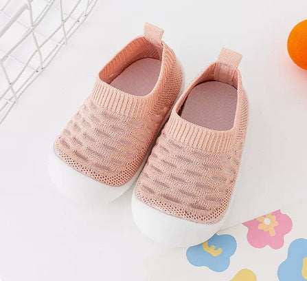 Oluuu. Baby Lauflernschuhe – Weiche, rutschfeste Sohle für Frühling und Herbst