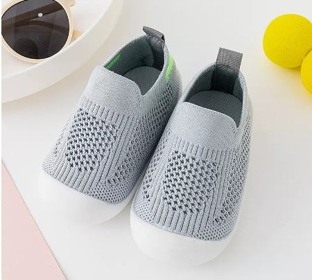Oluuu. Baby Lauflernschuhe – Weiche, rutschfeste Sohle für Frühling und Herbst