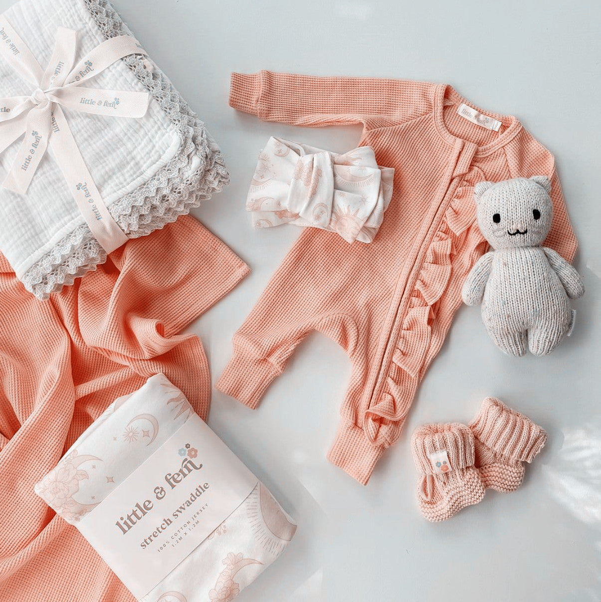 Oluuu. Mädchen Baby Strick-Jumpsuit aus elastischem Waffelstoff