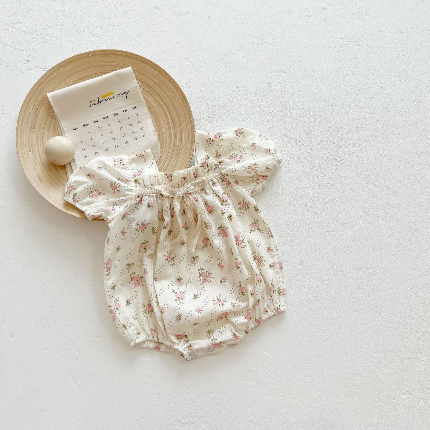 Oluuu. Baby Mädchen Puffärmel Strampler mit Schleifen-Knoten