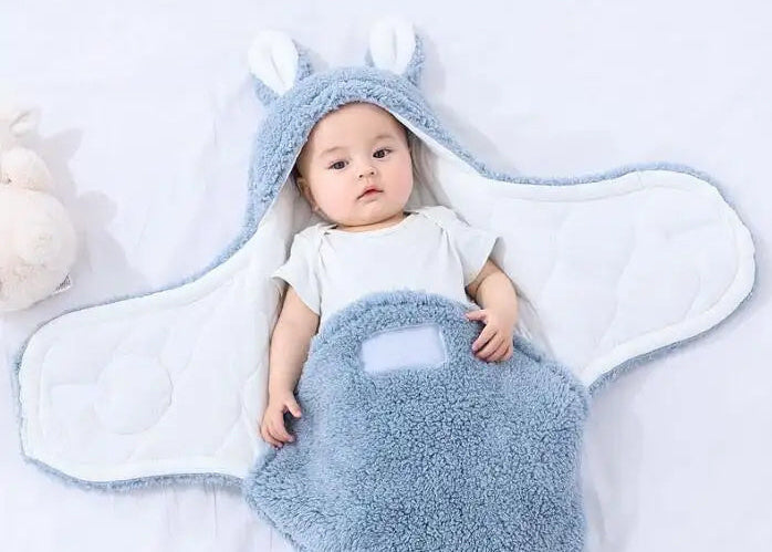 Oluuu. Superweicher Baby-Schlafsack aus flauschigem Fleece – Unisex Neugeborenen-Wickel mit Kopfstütze und -schutz, tragbarer Schlafsack für Jungen und Mädchen