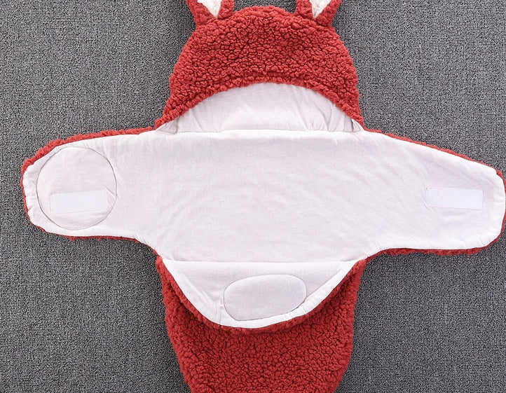 Oluuu. Baby Einschlagdecke – Komfort und Wärme für Frühling, Herbst und Winter