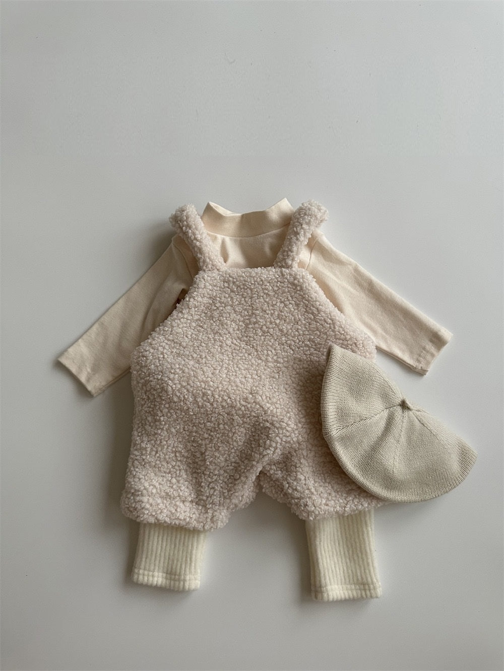 Oluuu. Baby Jungen Overall aus dickem Fleece – Kurzarm Bodysuit