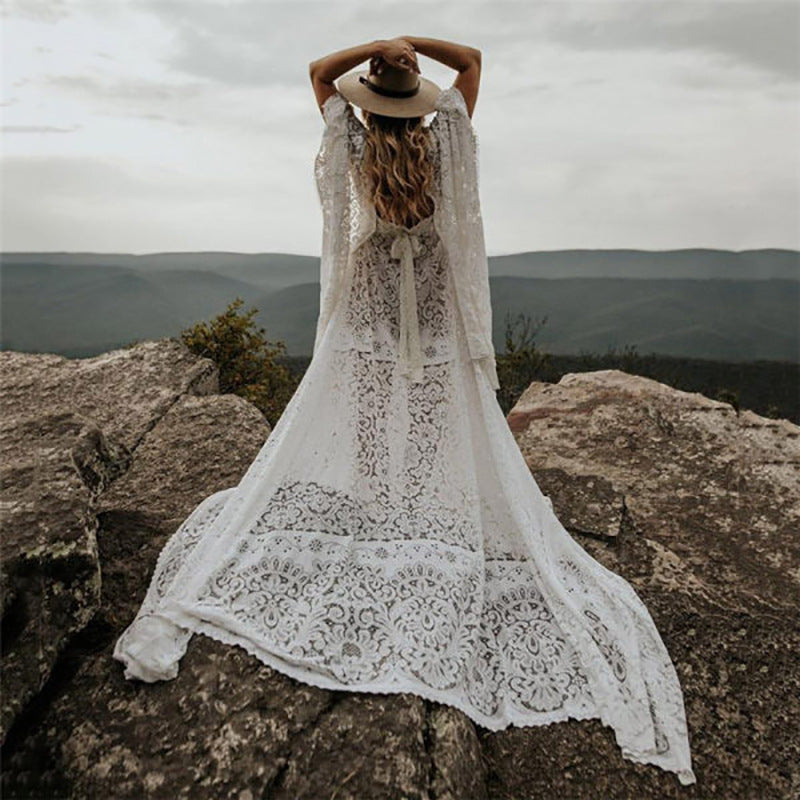 Oluuu. Schwangerschafts-Lace Kleid mit weitem, flauschigem Saum