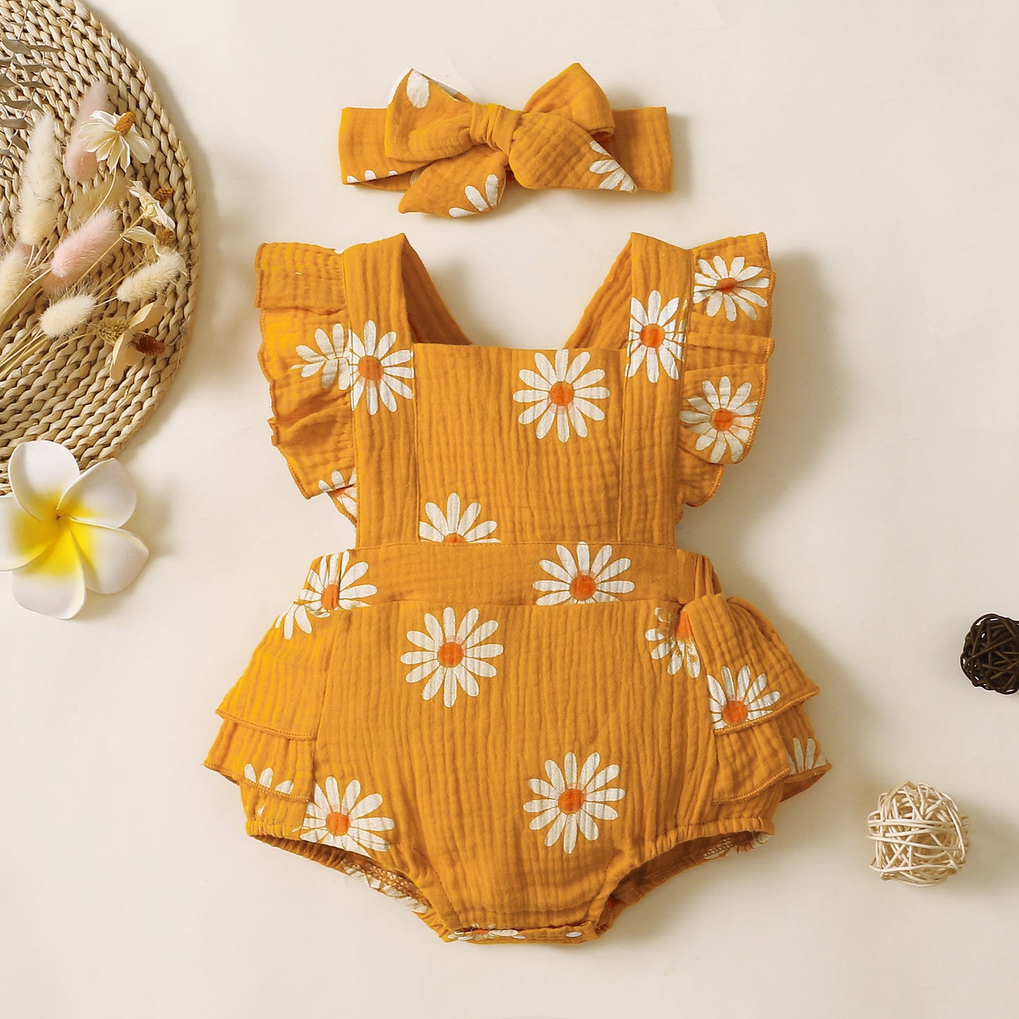 Oluuu. Ärmelloser Baby Mädchen Romper – Blumenmuster, Dreieck-Design