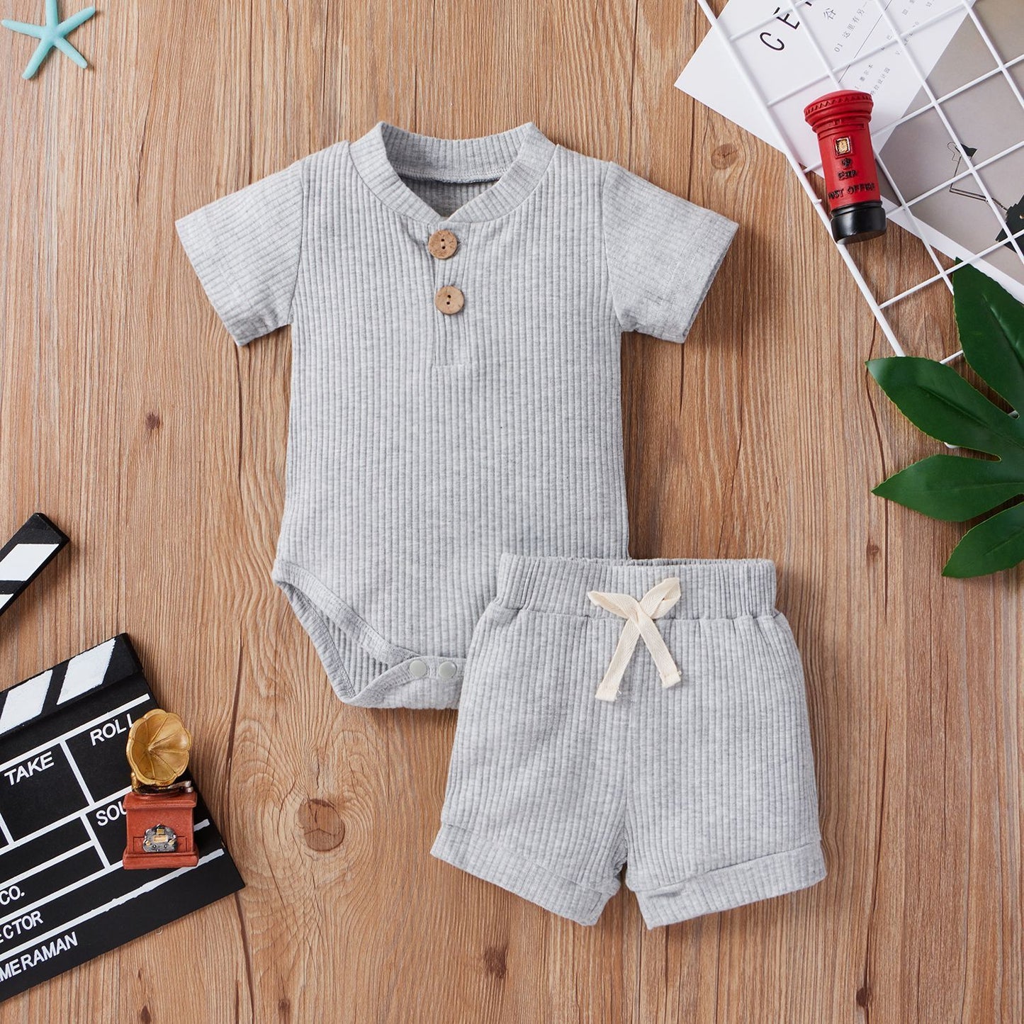 Oluuu. Kinderbekleidung Baby Bodysuit, Lässiges Kurzarm-Oberteil mit verstellbarem Design und Shorts-Set