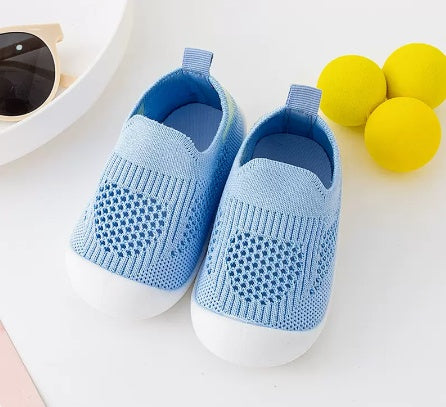 Oluuu. Baby Lauflernschuhe – Weiche, rutschfeste Sohle für Frühling und Herbst