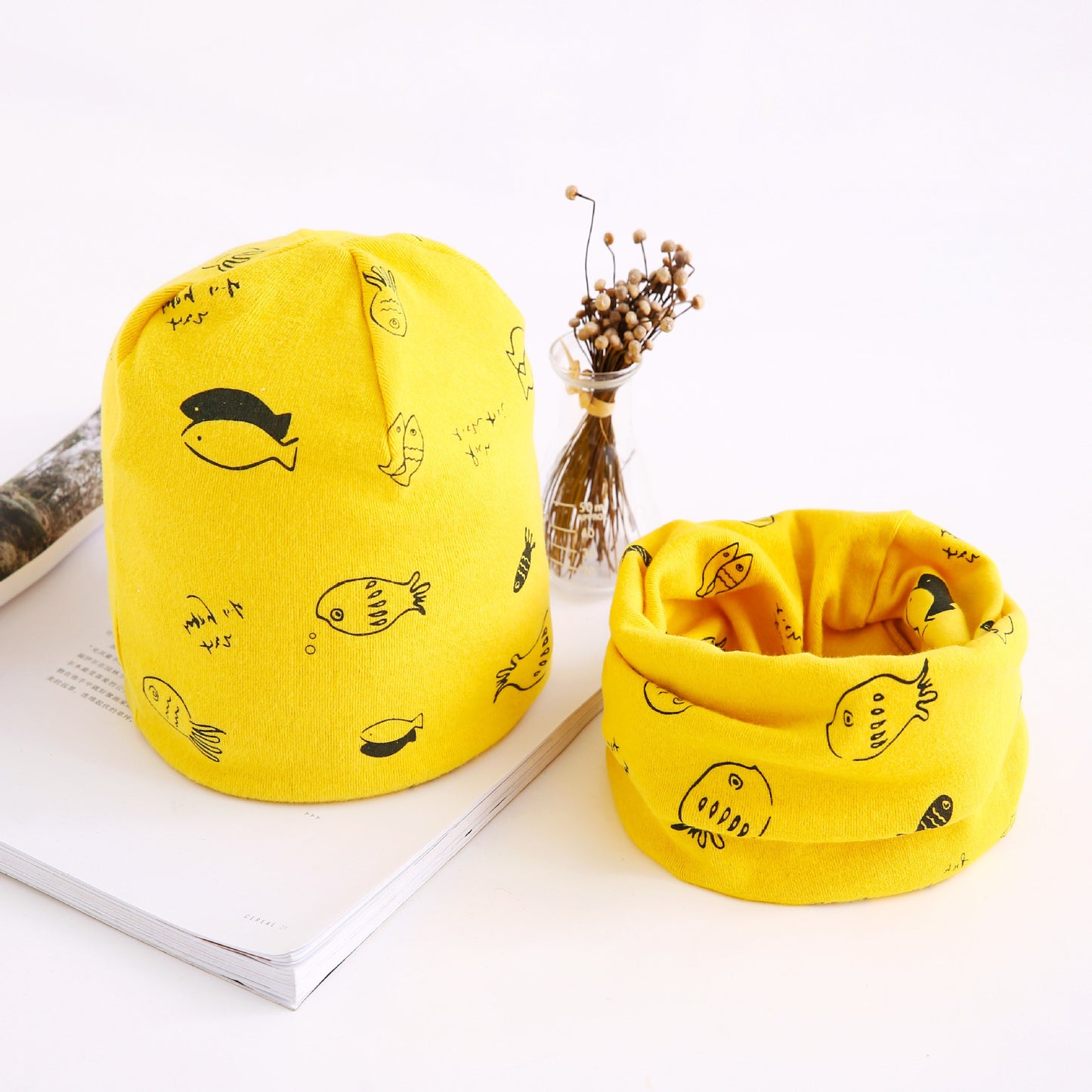 Oluuu. Neuheit Herbst- und Winterset – Baby Baumwoll-Bandana mit Mütze im Zwei-Teiler-Set, Kinder-Accessoires im Großhandel, Kleine Fische