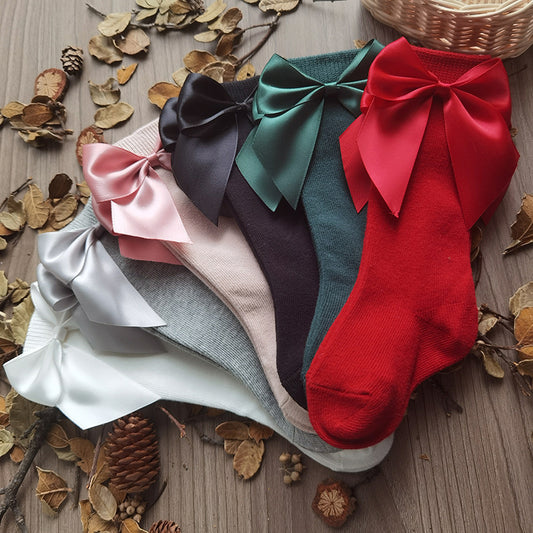 Oluuu. Spanische Kinder-Socken mit Schleife – Elegante und süße Socken für Mädchen