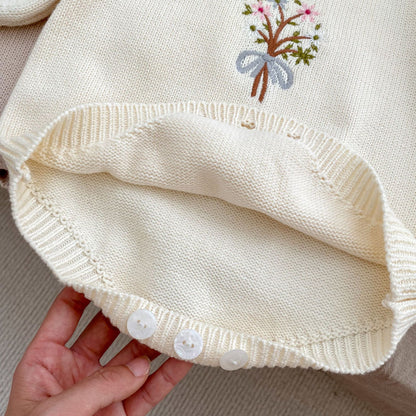 Oluuu. Baby Strick-Jumpsuit mit Lotus-Kragen – Langarm für Mädchen