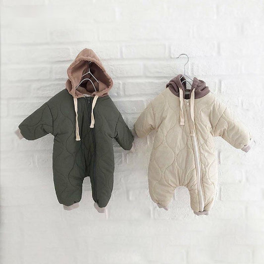Oluuu. Baby Gepolsterter Stepp-Jumpsuit – Ausgehbekleidung
