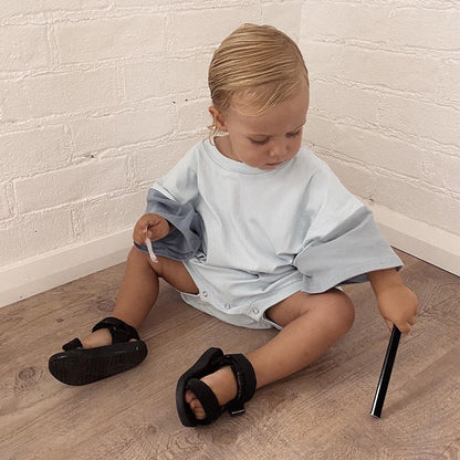 Oluuu. Baby Jungen Einfarbiger Jumpsuit mit Dreiecks-Stitching und Kurzarm