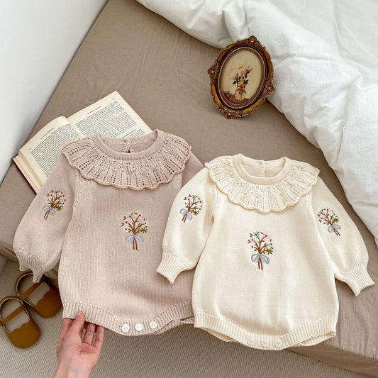Oluuu. Baby Strick-Jumpsuit mit Lotus-Kragen – Langarm für Mädchen