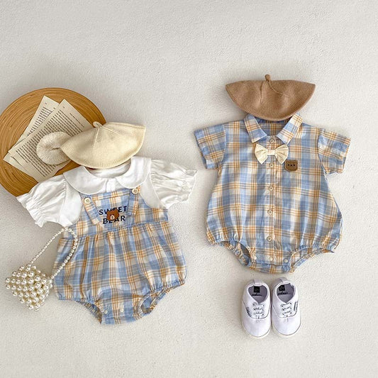 Oluuu. Baby Kurzarm Zwei-Teiler Romper – Dünnes Bärenkaromuster, Kletterbekleidung