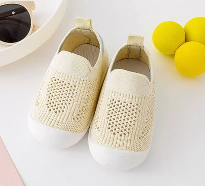 Oluuu. Baby Lauflernschuhe – Weiche, rutschfeste Sohle für Frühling und Herbst