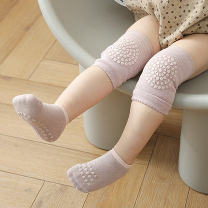 Oluuu. Kinder Knieschoner und Socken Set – Schutz für Kleinkinder auf dem Boden
