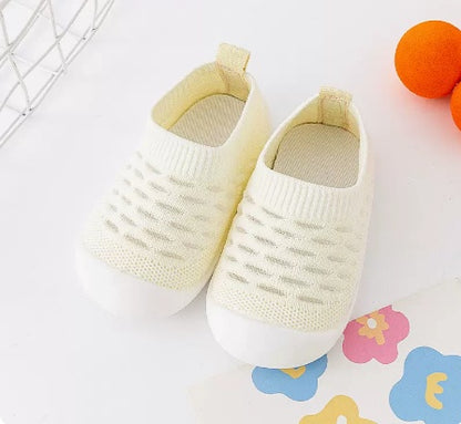 Oluuu. Baby Lauflernschuhe – Weiche, rutschfeste Sohle für Frühling und Herbst