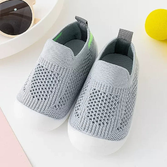 Oluuu. Baby Lauflernschuhe – Weiche, rutschfeste Sohle für Frühling und Herbst