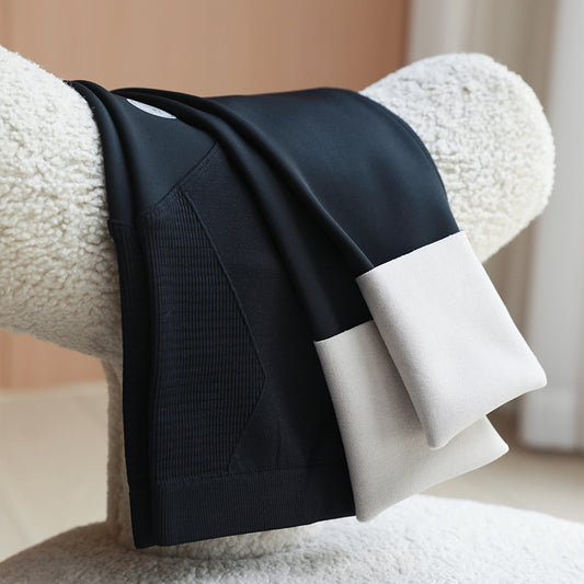 Oluuu. Fleecegefütterte Leggings mit Bauchunterstützung für Schwangere – Capri-Style