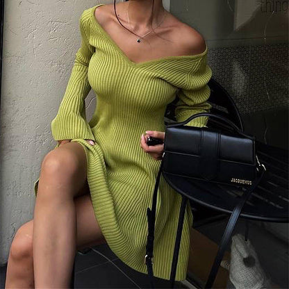 Oluuu V-Ausschnitt Strickkleid mit Rüschen & A-Linie