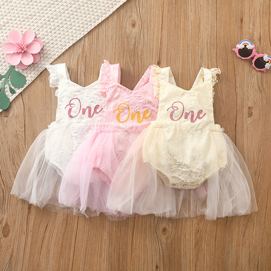 Oluuu. Baby Romper mit Rüschensaum, Spitzen- und Mesh-Verarbeitung, florales Printdesign